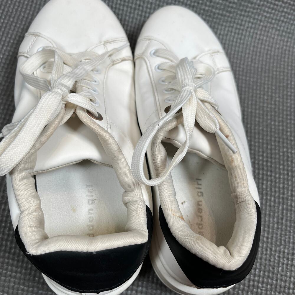 Madden Girl Sneakers Shoes Womens Size 9‎ White Vegan Leather Lace Up Casual - Picture 6 of 9